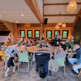 Gezinnen samen in het Fonkelhuis